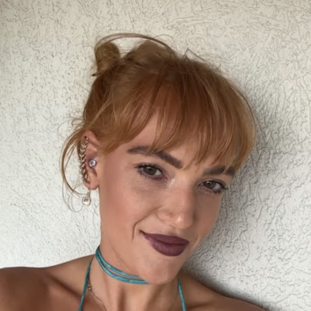 Meet your Posher, Alyssa